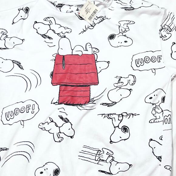 Peanuts Snoopy Woodstock Sweater Men Small All-Over Print Pullover Hoodie Used - Picture 3 of 5